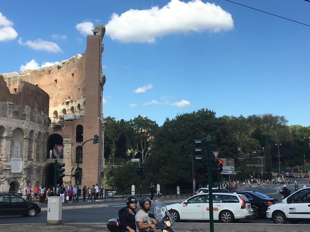 Delightful Apartment 100 Meters From The Colosseum Eksteriør bilde