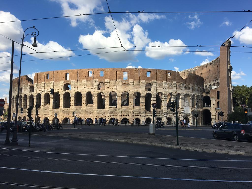 Delightful Apartment 100 Meters From The Colosseum Eksteriør bilde