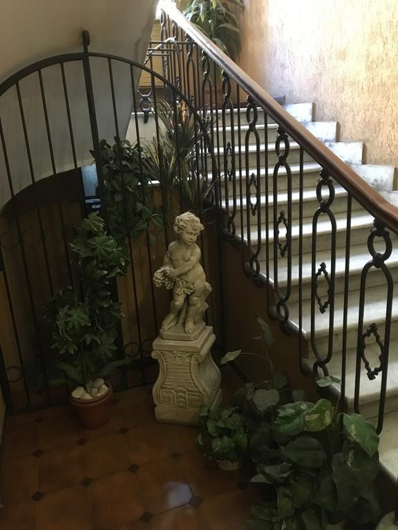 Delightful Apartment 100 Meters From The Colosseum Eksteriør bilde